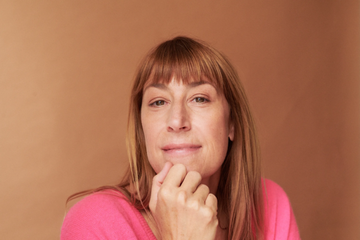 Helene Grass in pinkem Pullover