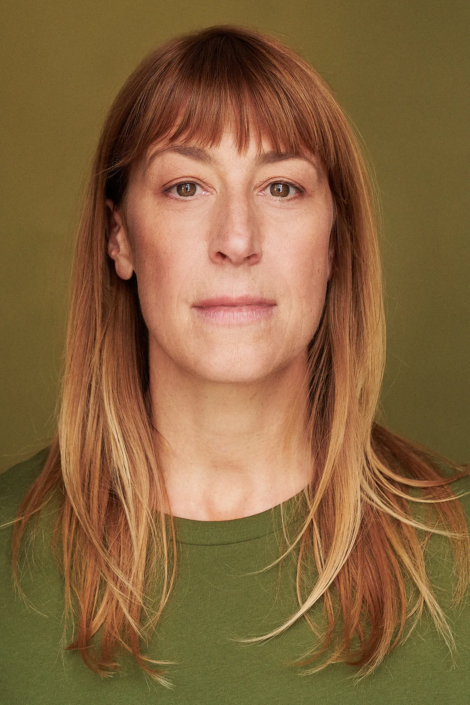 Helene Grass blickt direkt in die Kamera